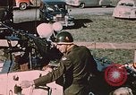 Immagine di pistola antiaerea in esposizione Palmer Alaska USA, 1953, secondo 41 filmato di repertorio 65675034999