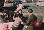 Immagine di pistola antiaerea in esposizione Palmer Alaska USA, 1953, secondo 45 filmato di repertorio 65675034999