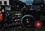 Immagine di pistola antiaerea in esposizione Palmer Alaska USA, 1953, secondo 55 filmato di repertorio 65675034999