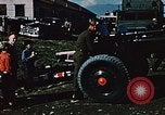 Immagine di pistola antiaerea in esposizione Palmer Alaska USA, 1953, secondo 56 filmato di repertorio 65675034999