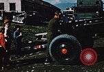 Immagine di pistola antiaerea in esposizione Palmer Alaska USA, 1953, secondo 58 filmato di repertorio 65675034999