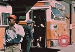 Standbild Alaskan Menschen Anchorage Alaska USA, 1954, aus Sekunde 29 historischem Filmmaterial Videoclip 65675035002