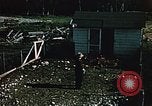 Immagine di Uomo in Alaska Matanuska Valley Alaska USA, 1953, secondo 31 filmato di repertorio 65675035004