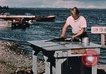 Standbild Lake Louise Fischerei Camp Lake Louise Alaska USA, 1954, aus Sekunde 32 historischem Filmmaterial Videoclip 65675035022