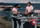 Standbild Lake Louise Fischerei Camp Lake Louise Alaska USA, 1954, aus Sekunde 39 historischem Filmmaterial Videoclip 65675035022