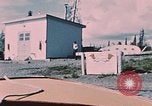 Standbild Lake Louise Fischerei Camp Lake Louise Alaska USA, 1954, aus Sekunde 51 historischem Filmmaterial Videoclip 65675035022