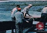 Image les travailleurs Portage Alaska USA, 1954, de la seconde 39 séquences d'archives historiques vidéo 65675035023