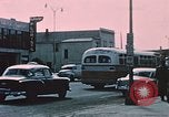 Standbild stadtbus anchorage Anchorage Alaska USA, 1954, aus Sekunde 21 historischem Filmmaterial Videoclip 65675035026