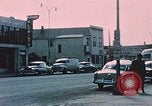Standbild stadtbus anchorage Anchorage Alaska USA, 1954, aus Sekunde 25 historischem Filmmaterial Videoclip 65675035026