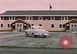 Standbild stadtbus anchorage Anchorage Alaska USA, 1954, aus Sekunde 43 historischem Filmmaterial Videoclip 65675035026