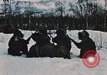 Standbild 105mm Howitzer Alaska Camp Denali USA, 1955, aus Sekunde 30 historischem Filmmaterial Videoclip 65675035032