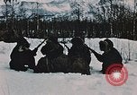 Standbild 105mm Howitzer Alaska Camp Denali USA, 1955, aus Sekunde 32 historischem Filmmaterial Videoclip 65675035032
