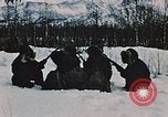 Standbild 105mm Howitzer Alaska Camp Denali USA, 1955, aus Sekunde 35 historischem Filmmaterial Videoclip 65675035032