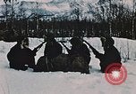 Standbild 105mm Howitzer Alaska Camp Denali USA, 1955, aus Sekunde 50 historischem Filmmaterial Videoclip 65675035032