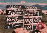 Immagine di American football giocatori Alaska USA, 1954, secondo 1 filmato di repertorio 65675035038