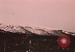 Image des fusées fumigènes être enflammé lors de manoeuvres Fort Richardson Alaska USA, 1954, de la seconde 10 séquences d'archives historiques vidéo 65675035046