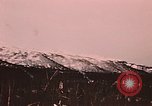 Image des fusées fumigènes être enflammé lors de manoeuvres Fort Richardson Alaska USA, 1954, de la seconde 17 séquences d'archives historiques vidéo 65675035046