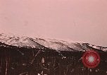 Image des fusées fumigènes être enflammé lors de manoeuvres Fort Richardson Alaska USA, 1954, de la seconde 18 séquences d'archives historiques vidéo 65675035046