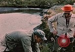 Immagine di Gioco operaio Kodiak Alaska USA, 1953, secondo 4 filmato di repertorio 65675035058