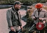 Immagine di Gioco operaio Kodiak Alaska USA, 1953, secondo 14 filmato di repertorio 65675035058