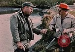 Immagine di Gioco operaio Kodiak Alaska USA, 1953, secondo 15 filmato di repertorio 65675035058