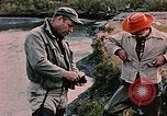 Immagine di Gioco operaio Kodiak Alaska USA, 1953, secondo 19 filmato di repertorio 65675035058