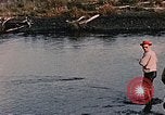 Immagine di Gioco operaio Kodiak Alaska USA, 1953, secondo 32 filmato di repertorio 65675035058