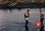 Immagine di Gioco operaio Kodiak Alaska USA, 1953, secondo 37 filmato di repertorio 65675035058