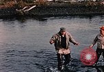 Immagine di Gioco operaio Kodiak Alaska USA, 1953, secondo 39 filmato di repertorio 65675035058