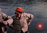 Immagine di Gioco operaio Kodiak Alaska USA, 1953, secondo 49 filmato di repertorio 65675035058