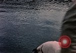 Immagine di Gioco operaio Kodiak Alaska USA, 1953, secondo 53 filmato di repertorio 65675035058