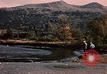 Immagine di Gioco operaio Kodiak Alaska USA, 1953, secondo 59 filmato di repertorio 65675035058