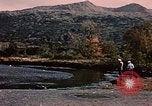 Immagine di Gioco operaio Kodiak Alaska USA, 1953, secondo 60 filmato di repertorio 65675035058