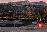 Immagine di Gioco operaio Kodiak Alaska USA, 1953, secondo 61 filmato di repertorio 65675035058