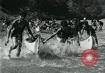 Standbild Five Mile Kanu Rennen Guernewood California USA, 1929, aus Sekunde 57 historischem Filmmaterial Videoclip 65675035083