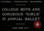 Image Collège de garçons habillés en filles New York City USA, 1930, de la seconde 3 séquences d'archives historiques vidéo 65675035092