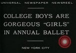 Image Collège de garçons habillés en filles New York City USA, 1930, de la seconde 7 séquences d'archives historiques vidéo 65675035092