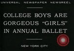 Image Collège de garçons habillés en filles New York City USA, 1930, de la seconde 9 séquences d'archives historiques vidéo 65675035092