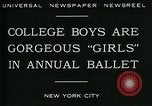 Image Collège de garçons habillés en filles New York City USA, 1930, de la seconde 10 séquences d'archives historiques vidéo 65675035092