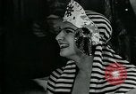 Image Collège de garçons habillés en filles New York City USA, 1930, de la seconde 19 séquences d'archives historiques vidéo 65675035092