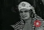 Image Collège de garçons habillés en filles New York City USA, 1930, de la seconde 22 séquences d'archives historiques vidéo 65675035092