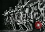 Image Collège de garçons habillés en filles New York City USA, 1930, de la seconde 32 séquences d'archives historiques vidéo 65675035092