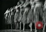 Image Collège de garçons habillés en filles New York City USA, 1930, de la seconde 36 séquences d'archives historiques vidéo 65675035092