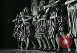 Image Collège de garçons habillés en filles New York City USA, 1930, de la seconde 39 séquences d'archives historiques vidéo 65675035092