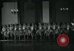 Image Collège de garçons habillés en filles New York City USA, 1930, de la seconde 51 séquences d'archives historiques vidéo 65675035092
