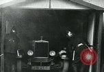 Standbild Feuerwehrleute Oxford England Vereinigtes Königreich, 1930, aus Sekunde 47 historischem Filmmaterial Videoclip 65675035102