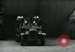 Standbild Feuerwehrleute Oxford England Vereinigtes Königreich, 1930, aus Sekunde 53 historischem Filmmaterial Videoclip 65675035102