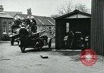 Standbild Feuerwehrleute Oxford England Vereinigtes Königreich, 1930, aus Sekunde 61 historischem Filmmaterial Videoclip 65675035102