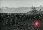 Standbild Shrovetide übereinstimmen Ashbourne England, 1930, aus Sekunde 19 historischem Filmmaterial Videoclip 65675035105
