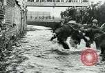 Standbild Shrovetide übereinstimmen Ashbourne England, 1930, aus Sekunde 53 historischem Filmmaterial Videoclip 65675035105